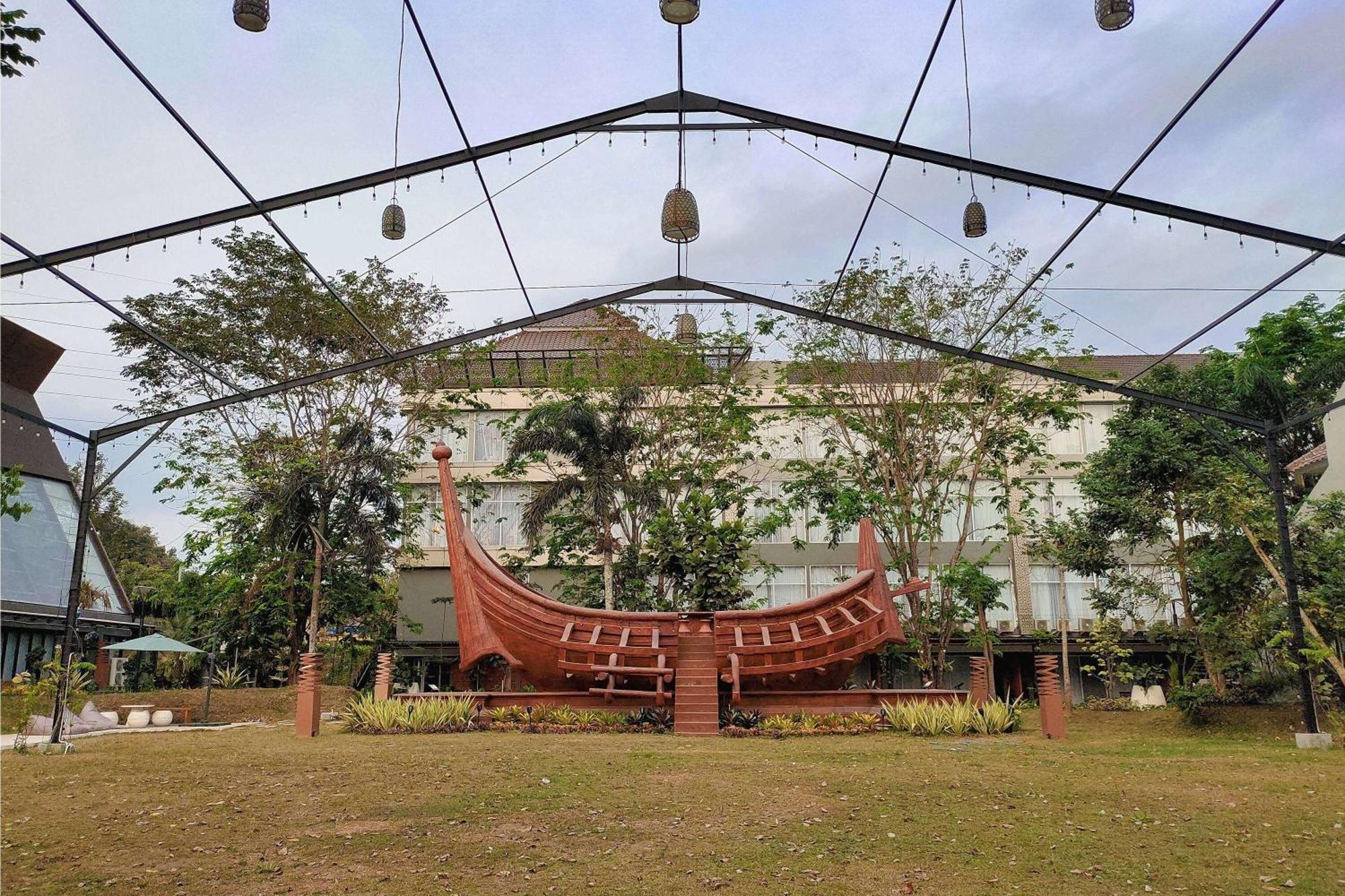 Ramada By Wyndham Yogyakarta Hotel Sleman  Exterior foto