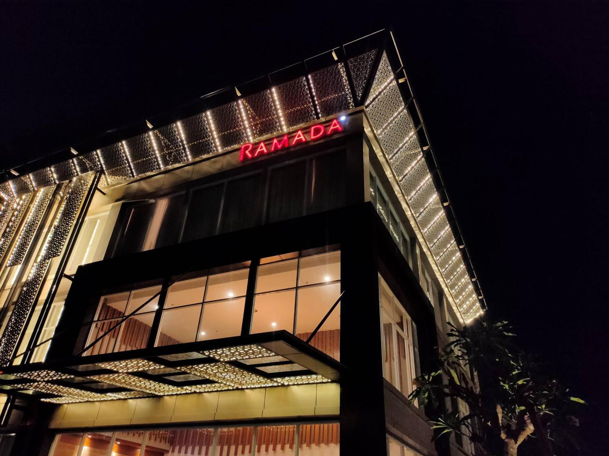 Ramada By Wyndham Yogyakarta Hotel Sleman  Exterior foto